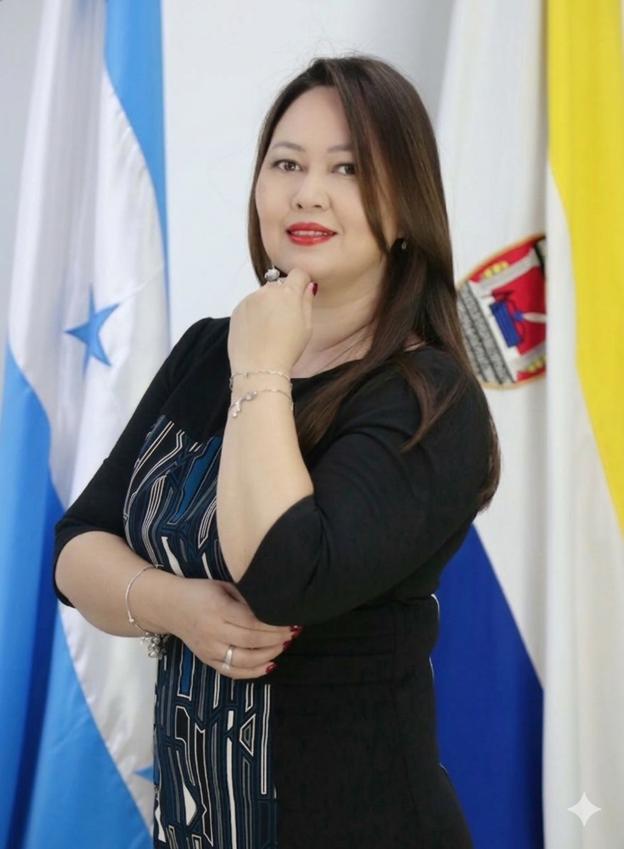 Máster. Sunee Eiamwasant